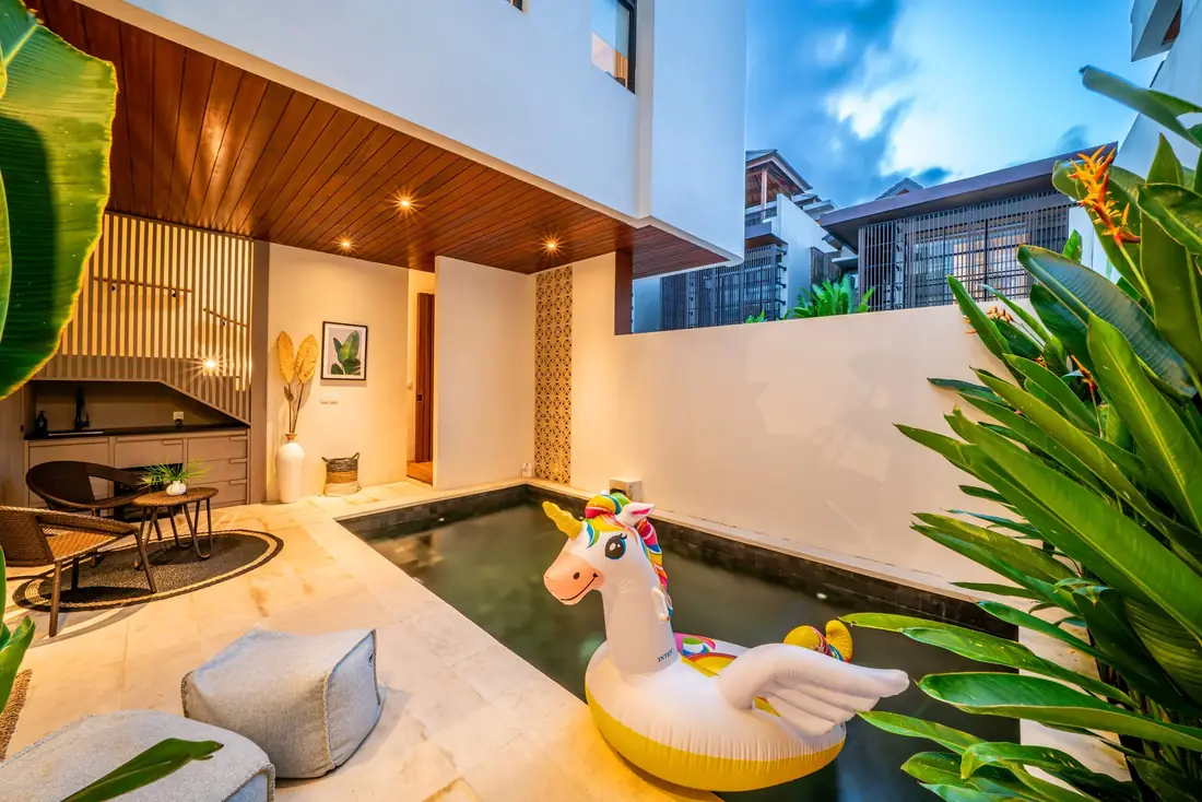 Pool and planting
