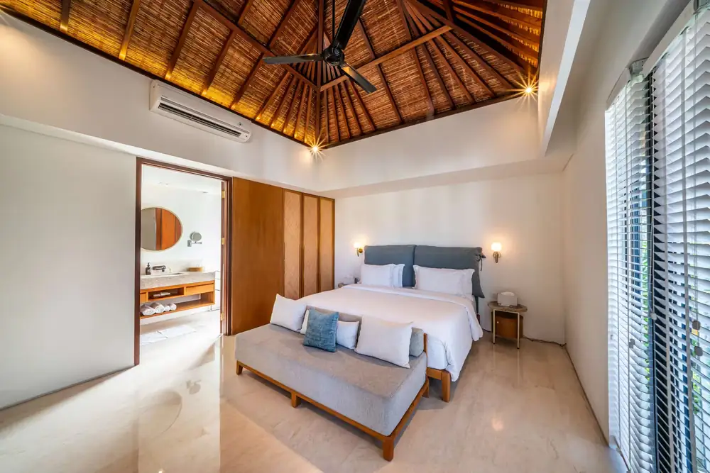 Bedroom and ensuite
